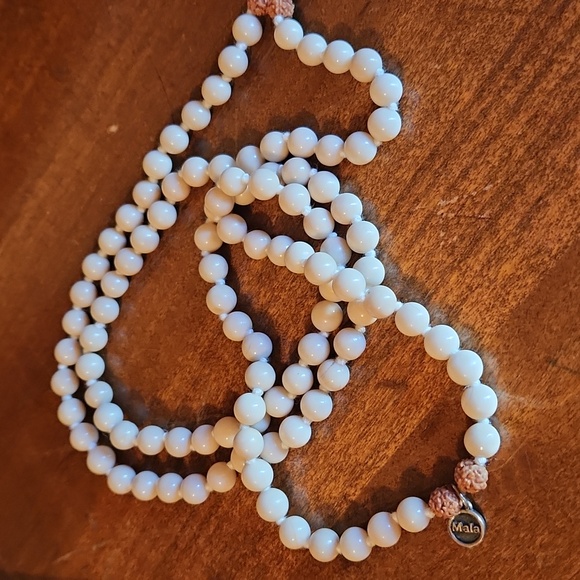 Mala White Jasper Necklace with Tassel And Dust Bag - Picture 7 of 9